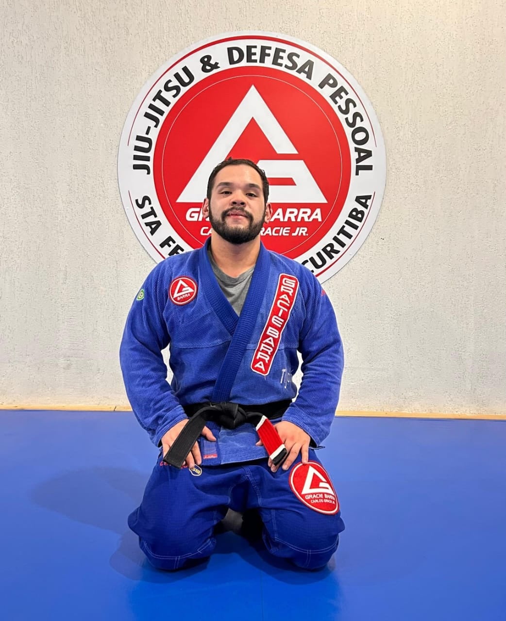Professor Matheus, instrutor de Jiu-Jitsu da Gracie Barra Santa Felicidade
