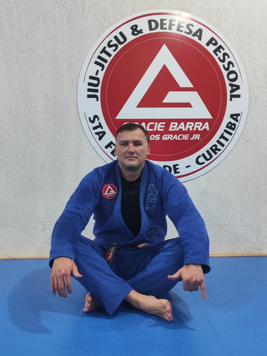 Professor Ricardo, instrutor de Jiu-Jitsu da Gracie Barra Santa Felicidade